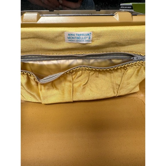 Vintage Samsonite Makeup/toiletry bag with mirror - Picture 6 of 6